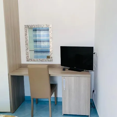 Canova Luxury A Pochi Passi Dal Centro Guest house 4*