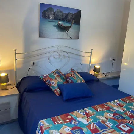 Canova Luxury A Pochi Passi Dal Centro Guest house 4*