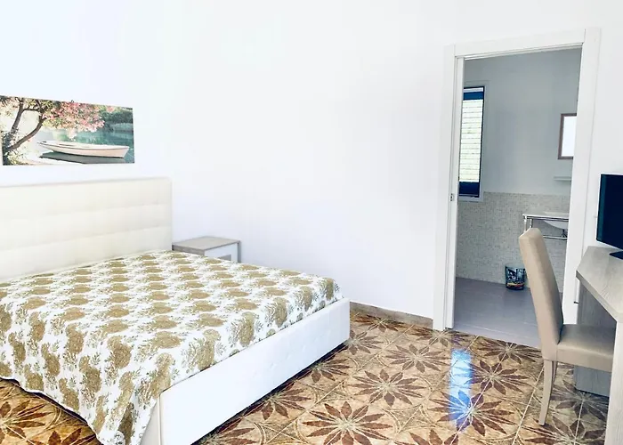 Guest house Canova Luxury A Pochi Passi Dal Centro 4*