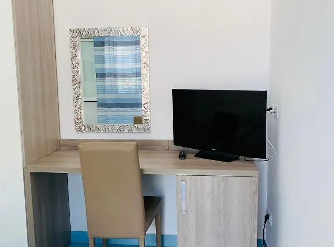 Canova Luxury A Pochi Passi Dal Centro Guest house 4*